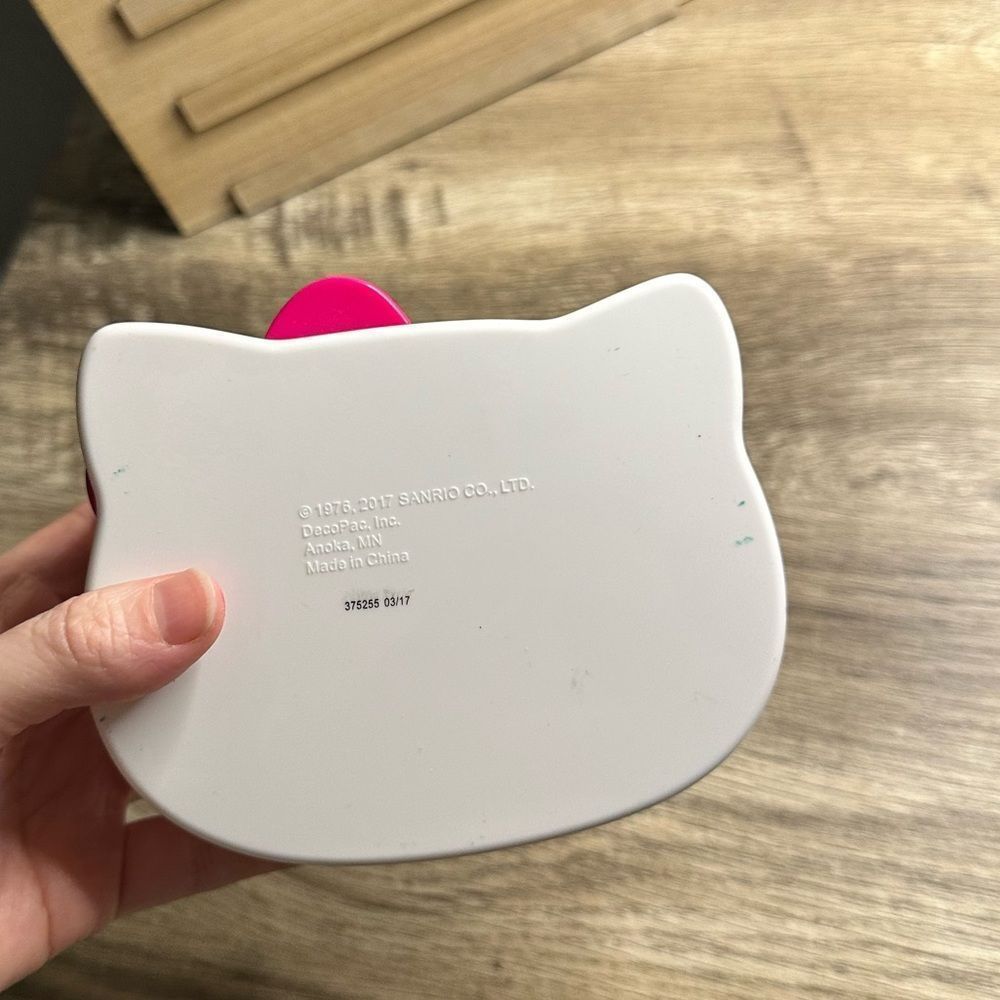 Hello Kitty Empty Stamp Container - Picture 2 of 3